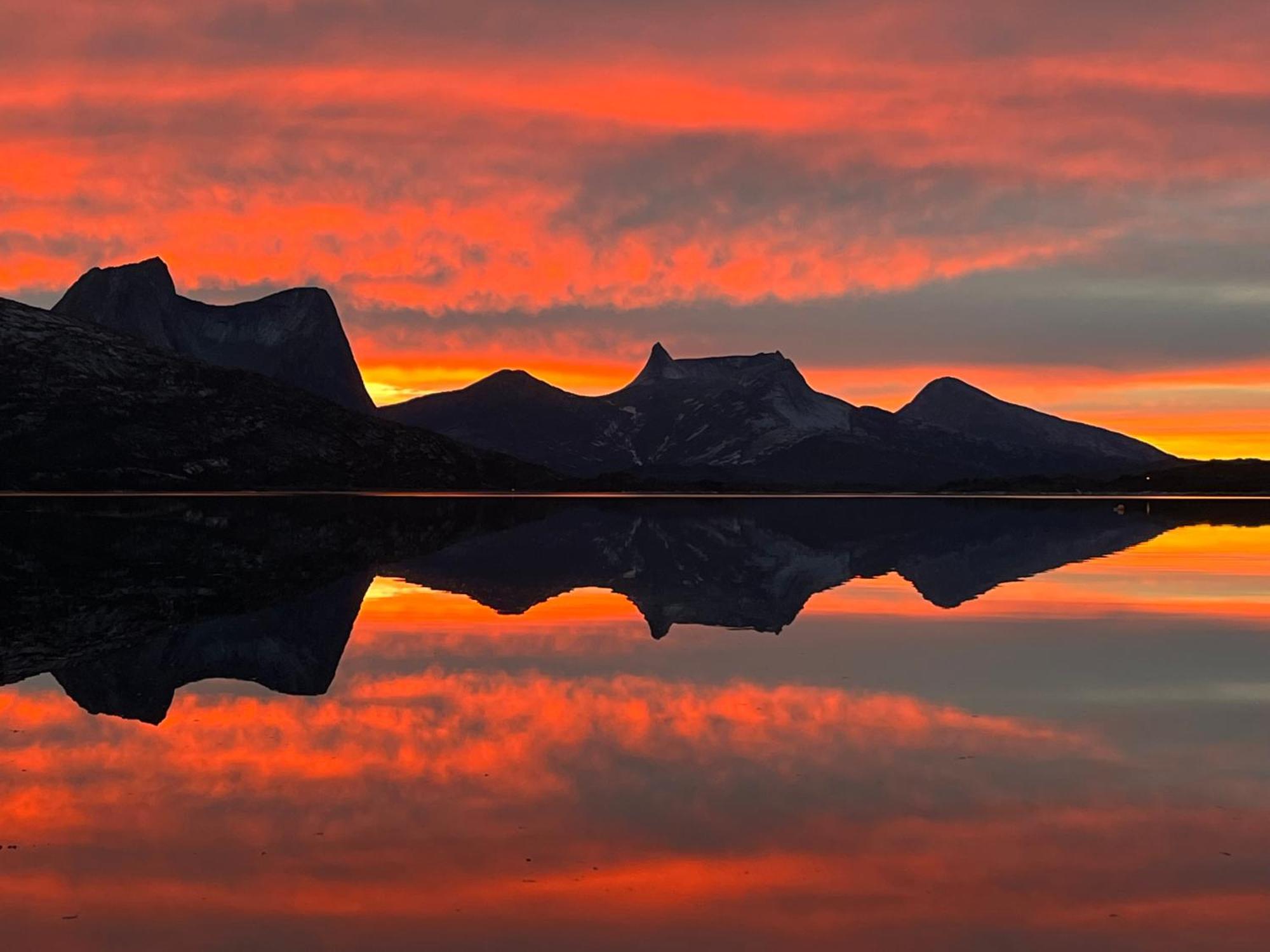 Efjord And Stetind Resort - Cabin Kobbernestinden Ballangen Eksteriør bilde